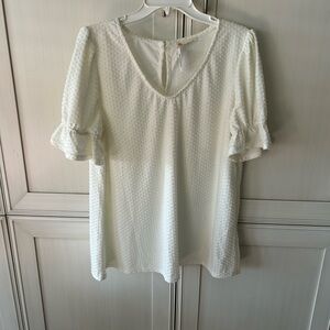 Chic Cream Blouse with Ruffled Sleeves